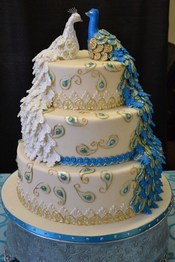designer-wedding-peacock-inspired-cake-2016-17